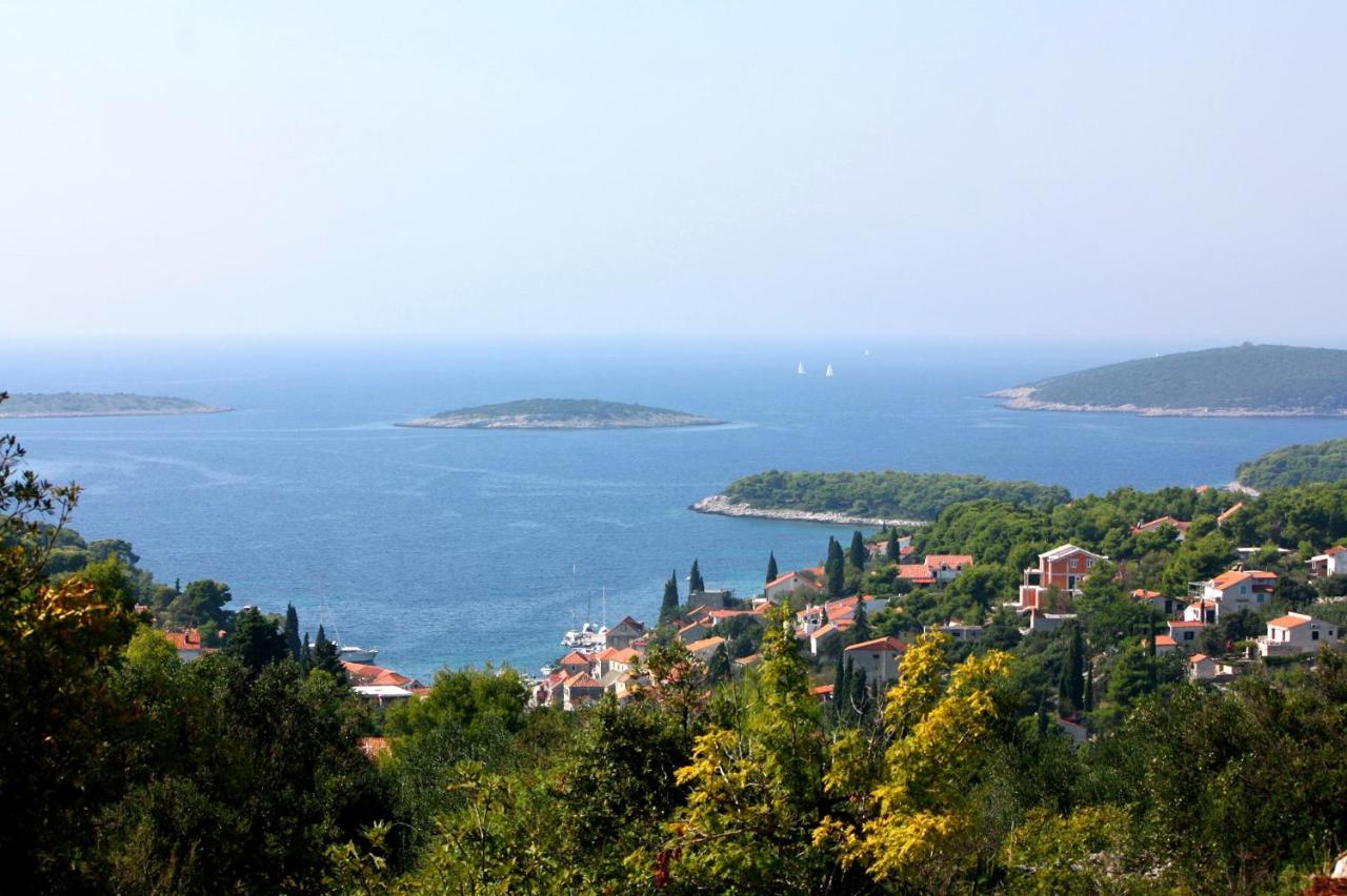 Apartments By The Sea Maslinica, Solta - 14748 외부 사진