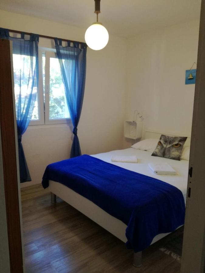 Apartments By The Sea Maslinica, Solta - 14748 외부 사진