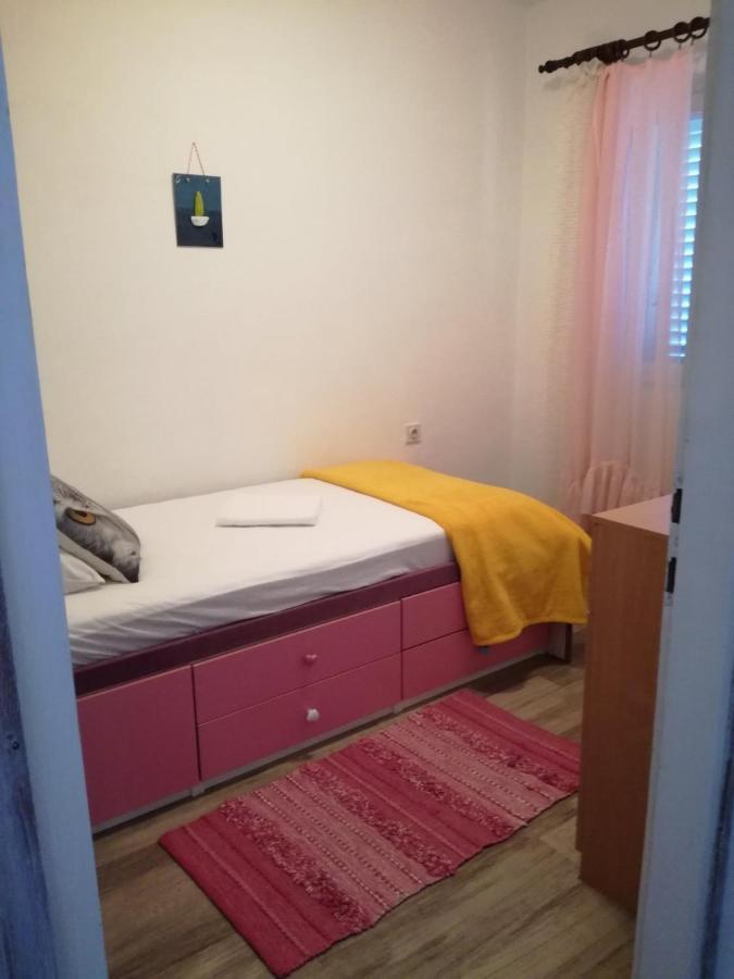 Apartments By The Sea Maslinica, Solta - 14748 외부 사진
